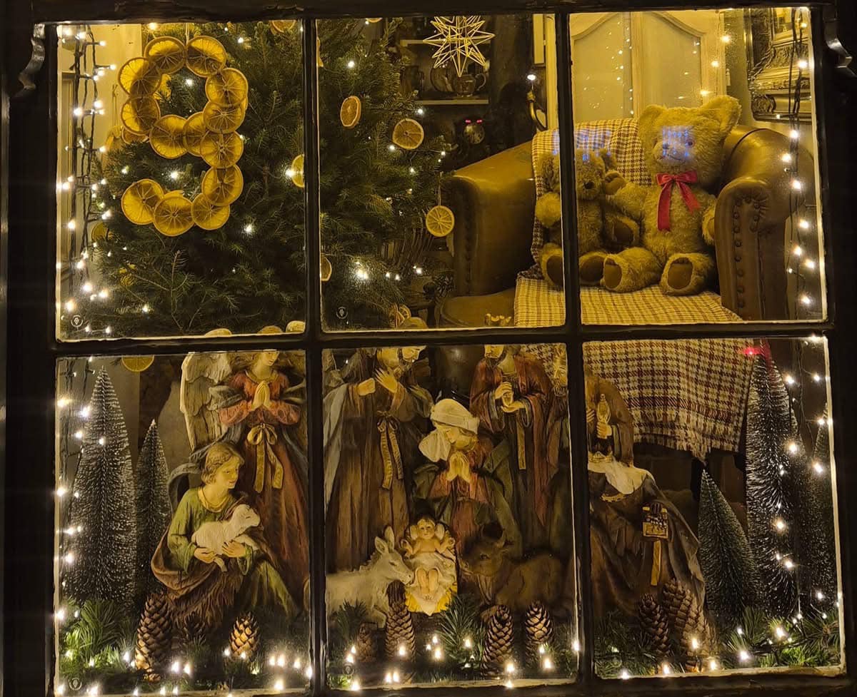 Advent Window Trail Minch Life